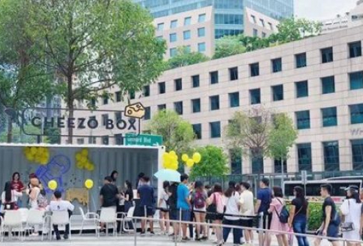 排隊(duì)打卡的喜茶芝芝集裝箱火爆閃現(xiàn)，為何時(shí)尚茶飲都選擇集裝箱設(shè)計(jì)？